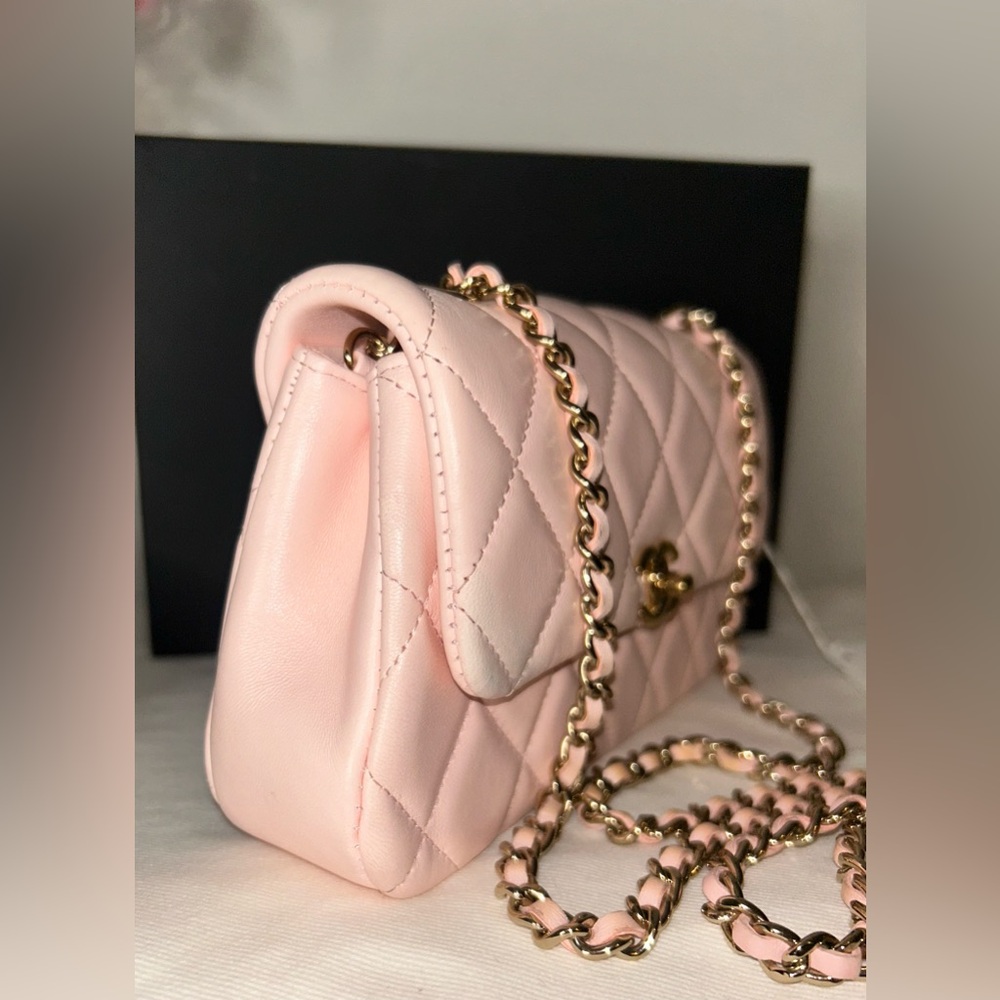 🌟SOLD🌟 CHANEL 25S Crossbody Flap Bag Lambskin Light Pink/Gold 2025 *RARE* - Picture 5 of 12